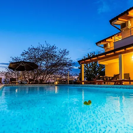 Holiday home Stunning In